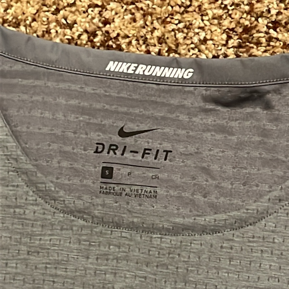 Nike Men’s Shirt - Picture 2 of 4